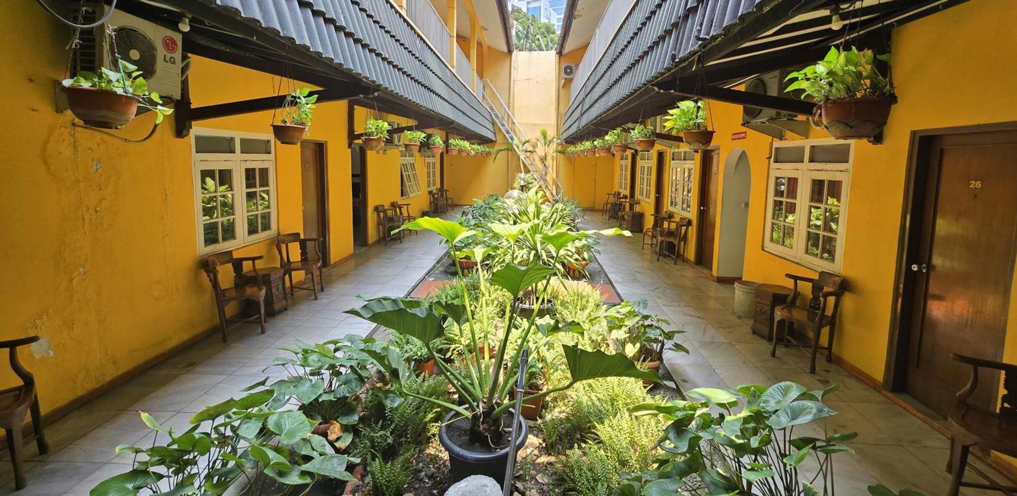 Hotel Tugu Asri Jakarta Exteriör bild
